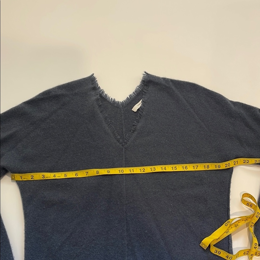 Vince 100% Cashmere Frayed Neck Sweater - Picture 3 of 10